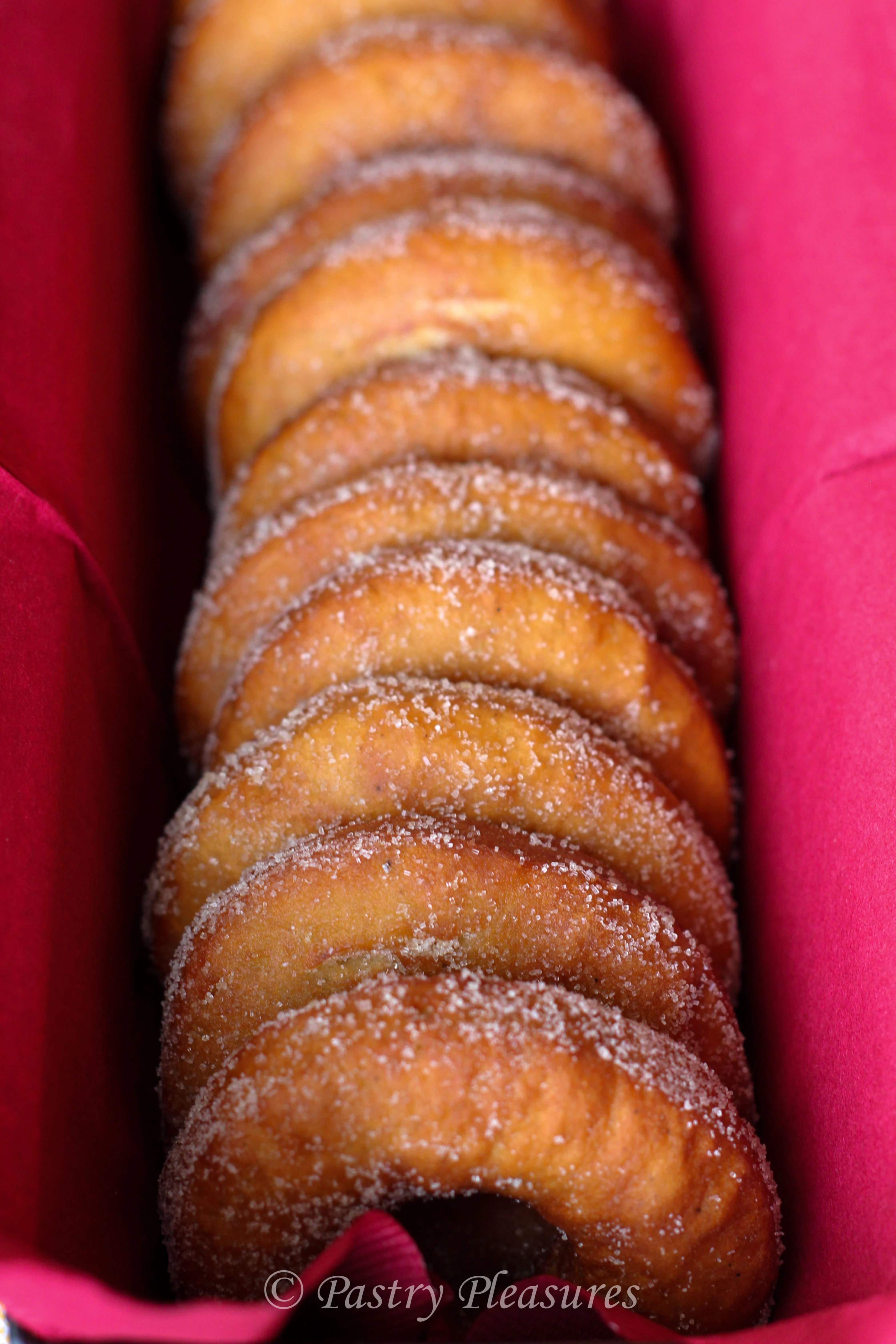 Coffee & Vanilla Doughnuts – Vegan